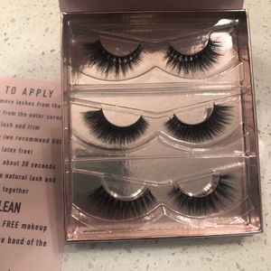 Worthy the label 3 set adhesive eye lashes
